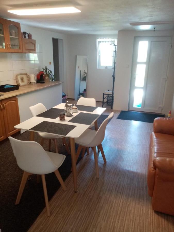 Podkrovni Apartman Tereza Appartement Rumburk Buitenkant foto